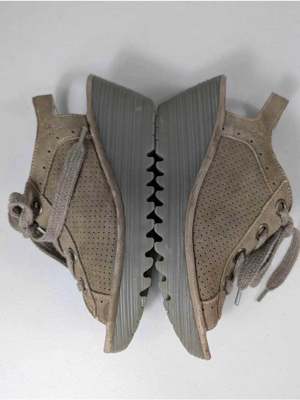 Fly London elegant versatile